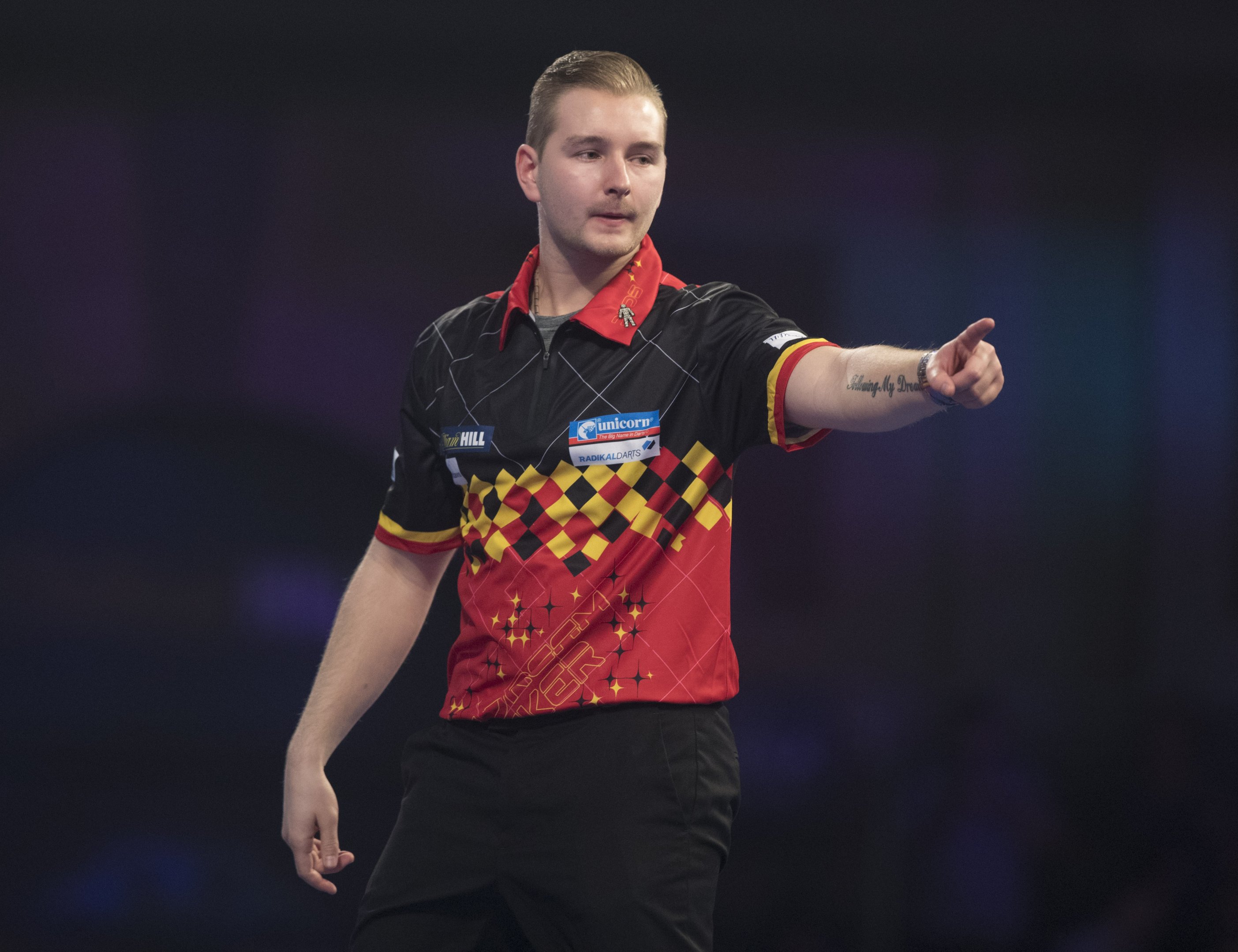 darts players