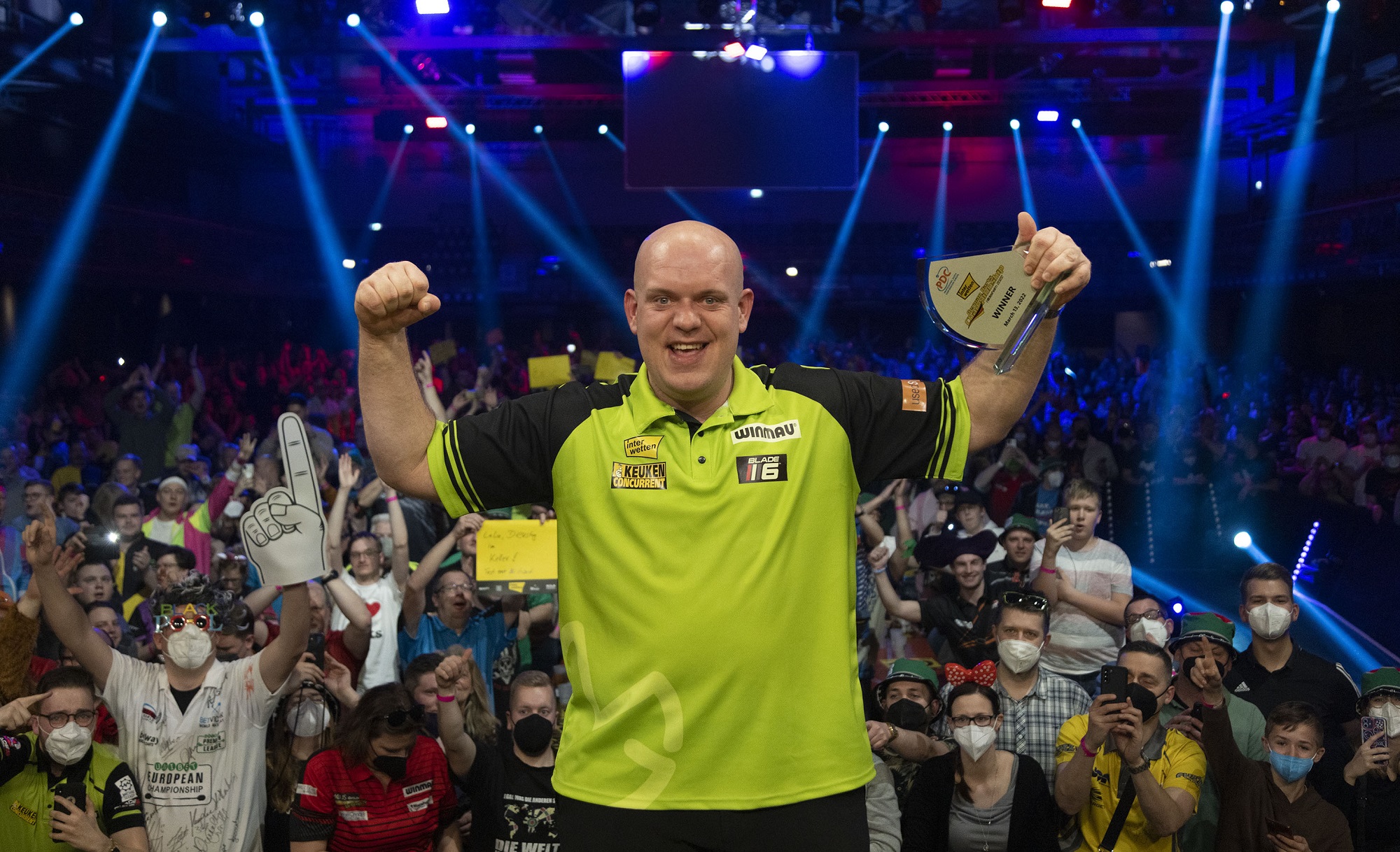 Van Gerwen battles back to win Interwetten German Darts Championship PDC