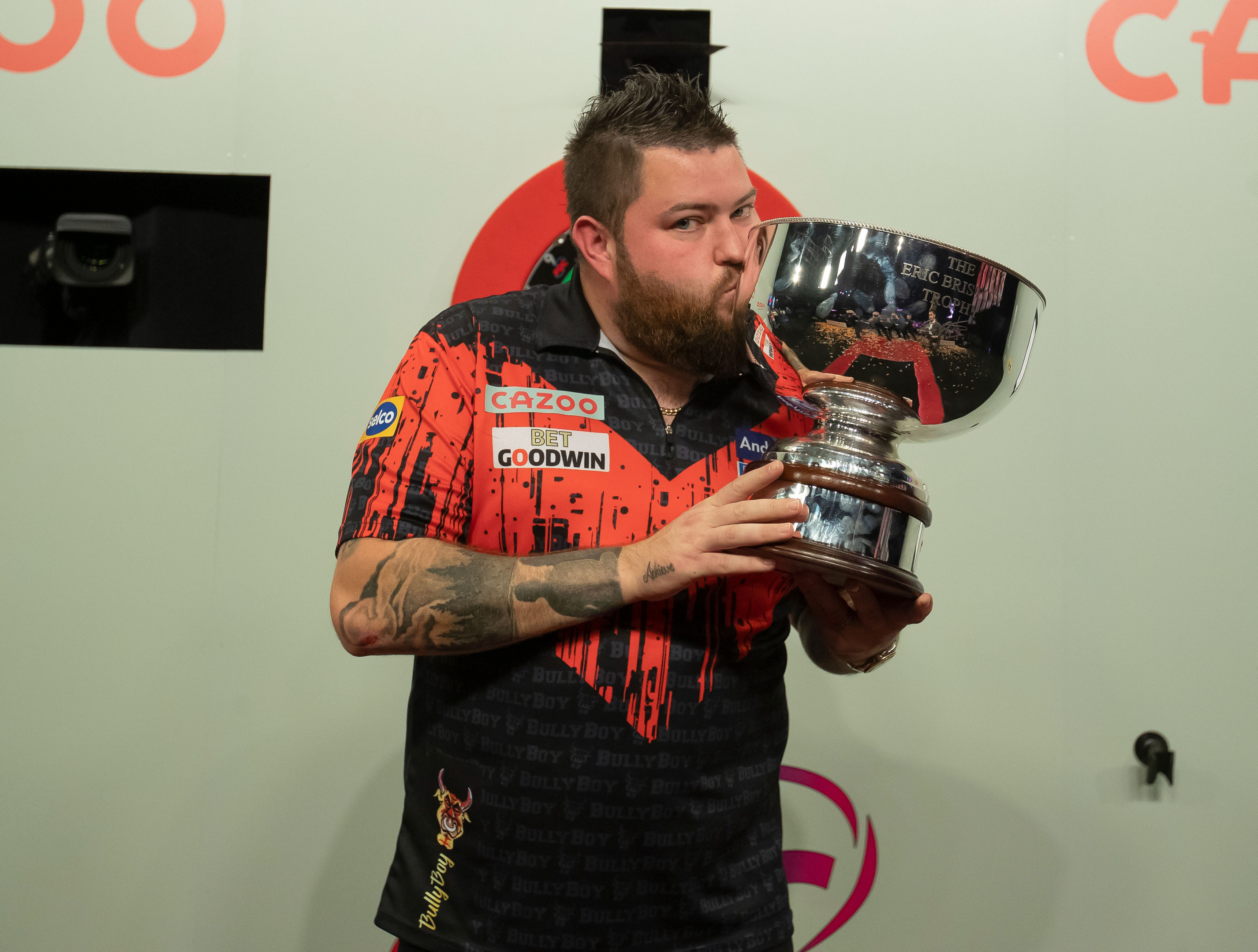 Super Smith seals first TV ranking title with Cazoo Grand Slam glory PDC