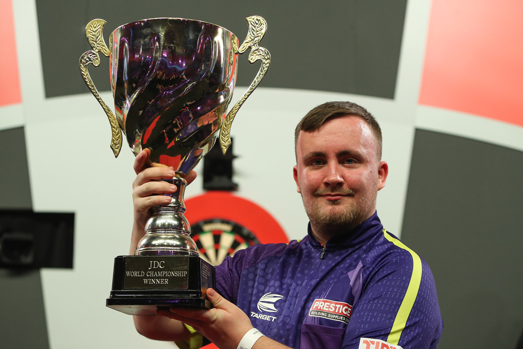 Littler whitewashes Gregory to JDC World Champion PDC