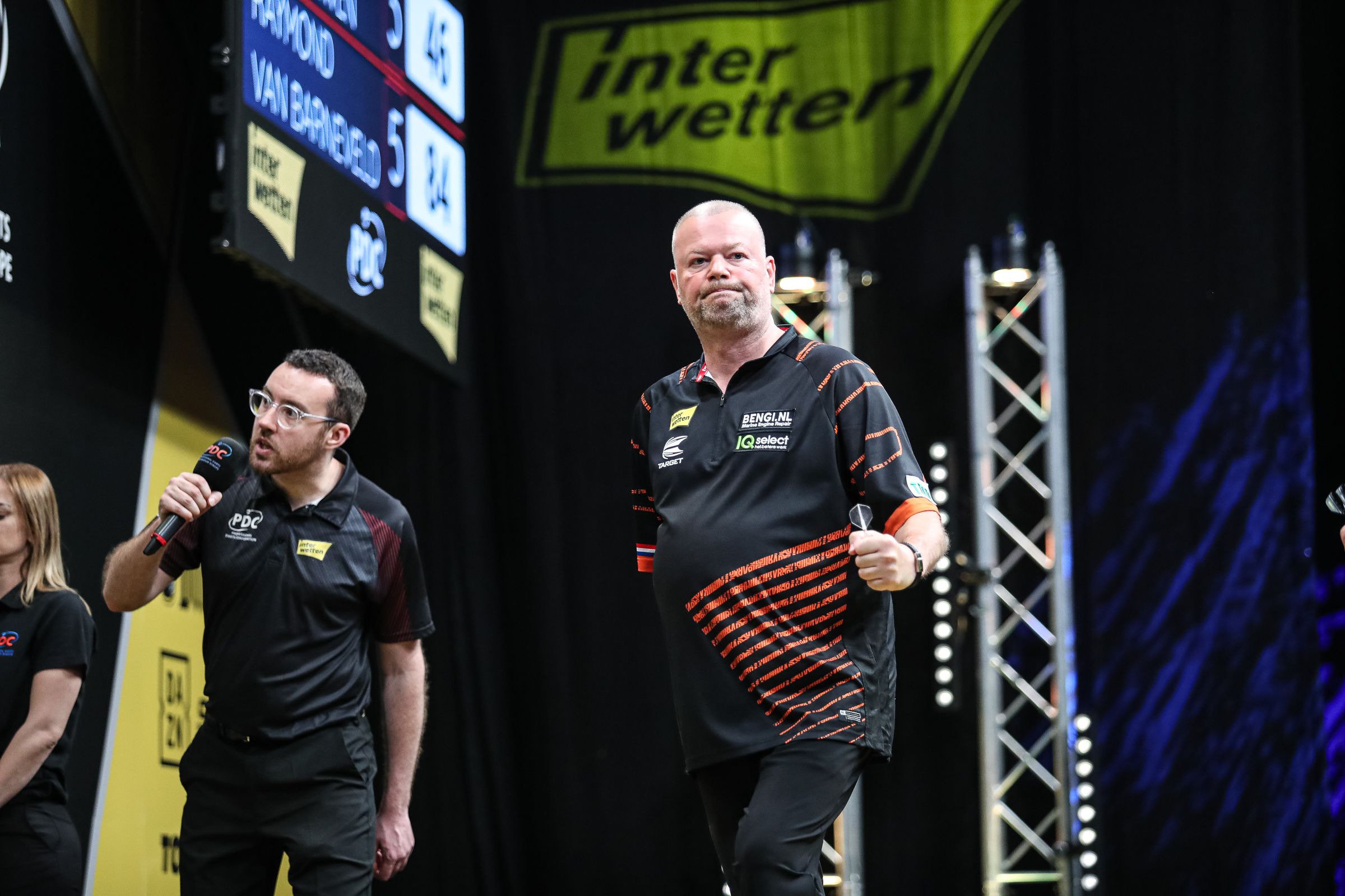Van Barneveld dumps out MvG, as Van Veen stars on Day Two in Trier PDC
