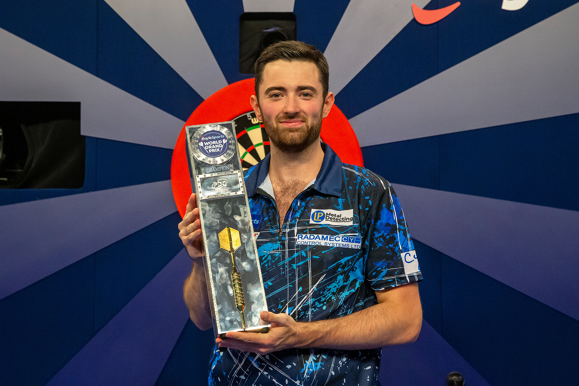 Humphries confirms Grand Slam spot with World Grand Prix glory PDC