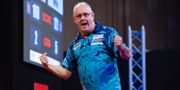 Ian White (Kelly Deckers, PDC Europe)