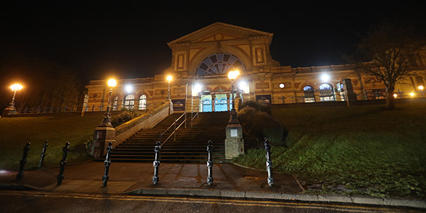 Alexandra Palace outside (Lawrence Lustig, PDC)