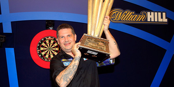 Gary Anderson lifts 2016 World Championship title (PDC)