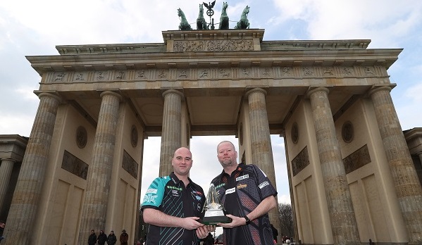 Rob Cross & Raymond van Barneveld (Lawrence Lustig, PDC)