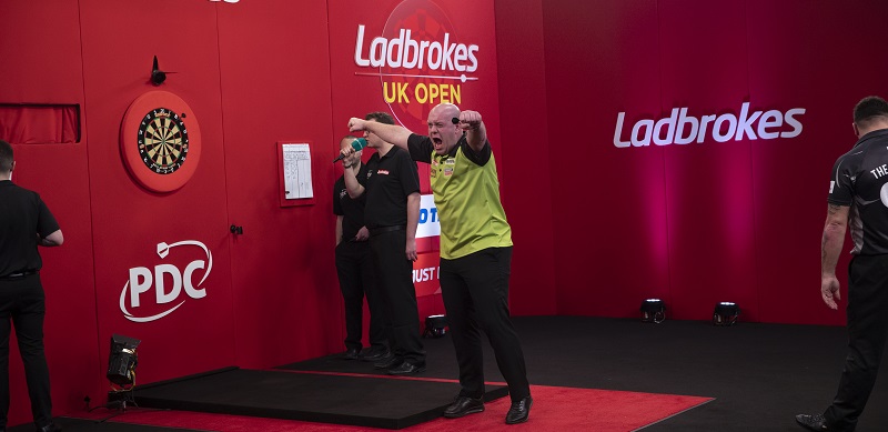 Michael van Gerwen (Lawrence Lustig, PDC)