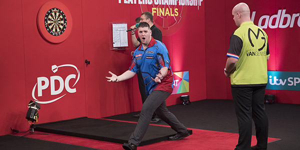 Daryl Gurney, Michael van Gerwen (Lawrence Lustig, PDC)