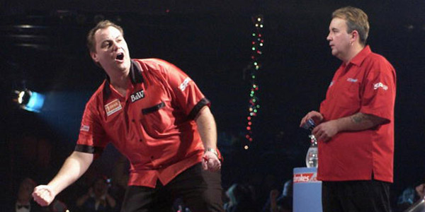 John Part celebrates defeating Phil Taylor in 2003 World Championship Final (PDC)