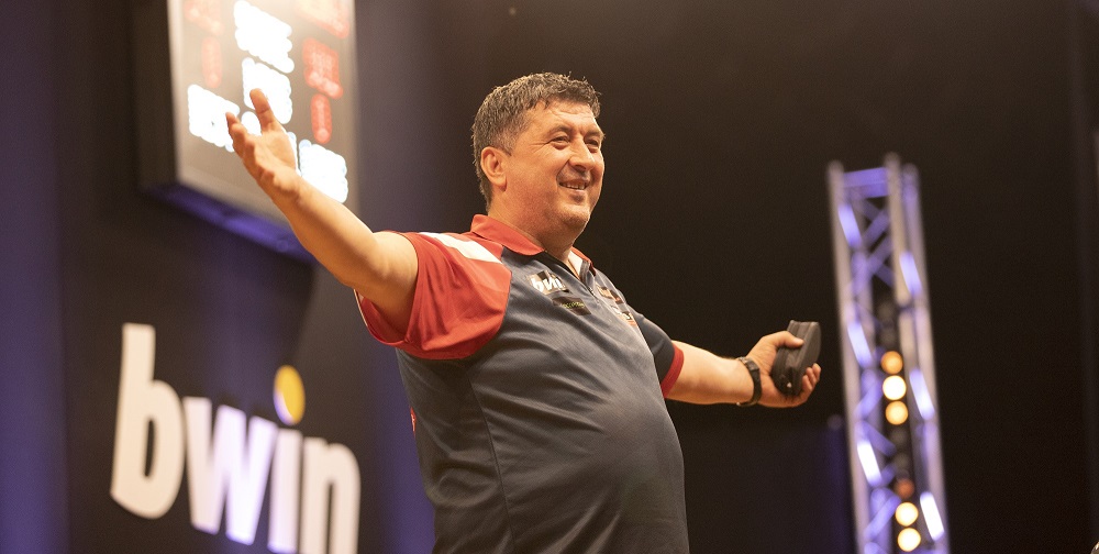 Mensur Suljovic (Kais Bodensieck, PDC Europe)