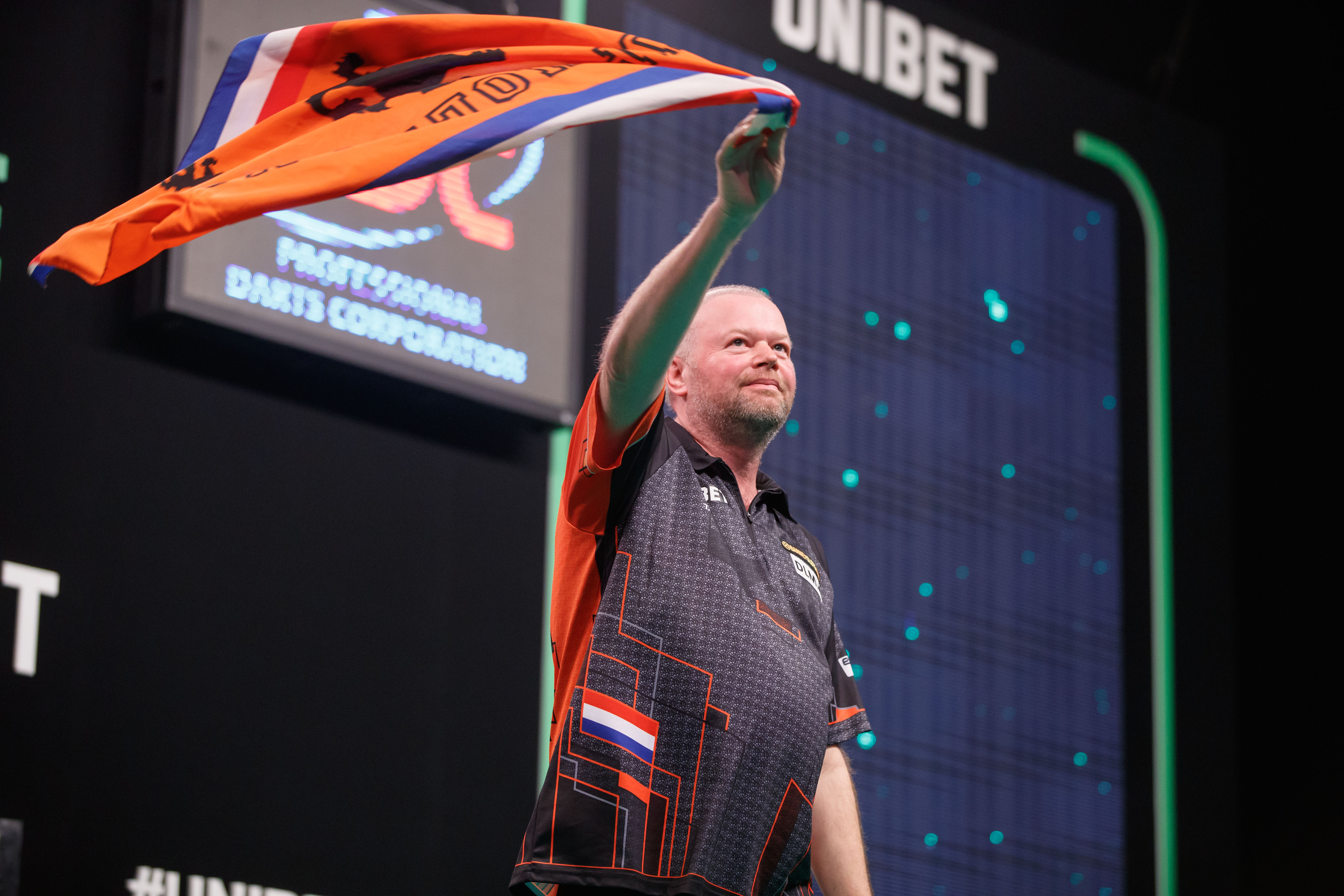 Raymond van Barneveld (Lawrence Lustig, PDC)