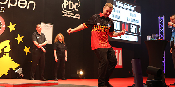 Dimitri Van den Bergh (Sven Neuschäfer, PDC Europe)