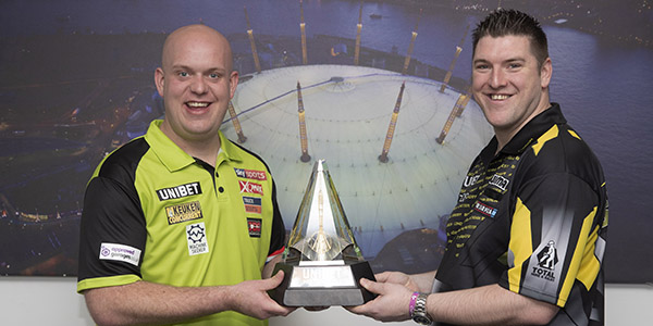 Michael van Gerwen, Daryl Gurney (Lawrence Lustig, PDC)