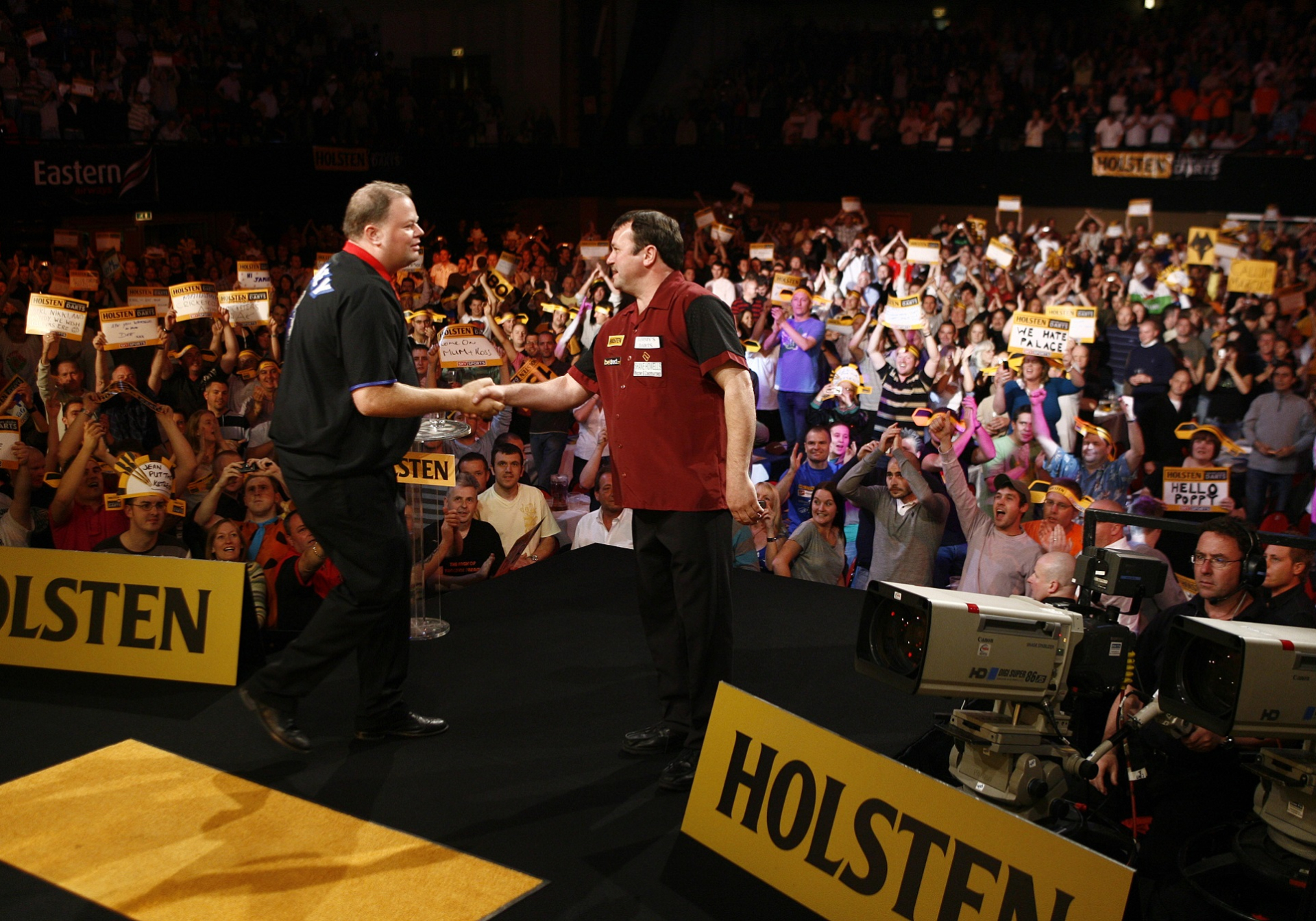 2007 - Terry Jenkins takes victory in the semi-finals