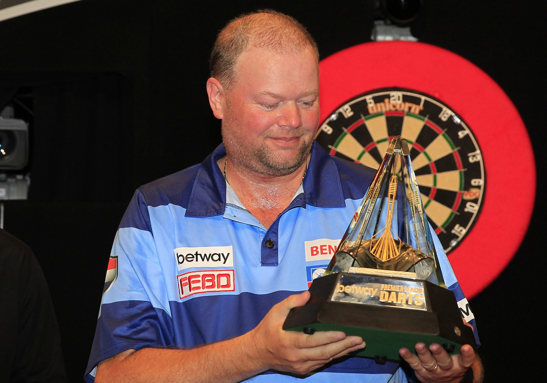 2014 - Barney finally clutches the Premier League trophy