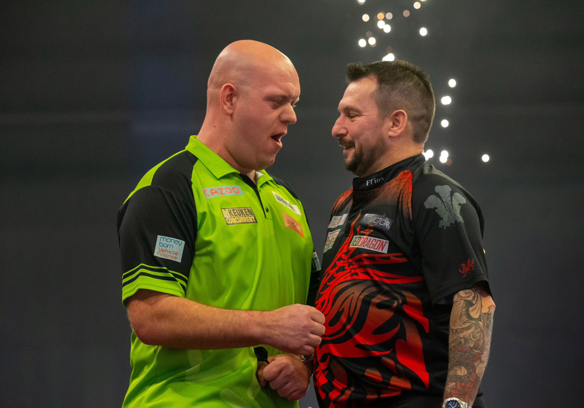 Van Gerwen & Clayton (Simon O'Connor/PDC)