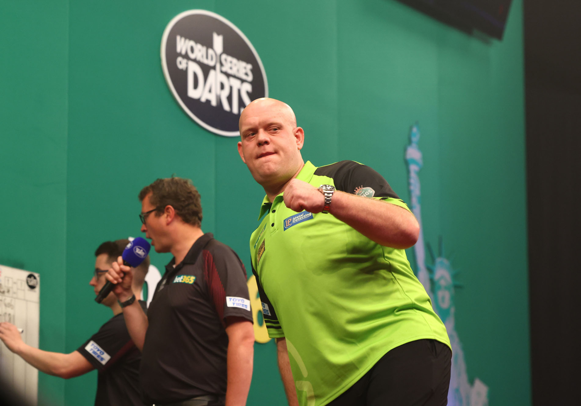 Michael van Gerwen (Ed Mulholland/PDC)