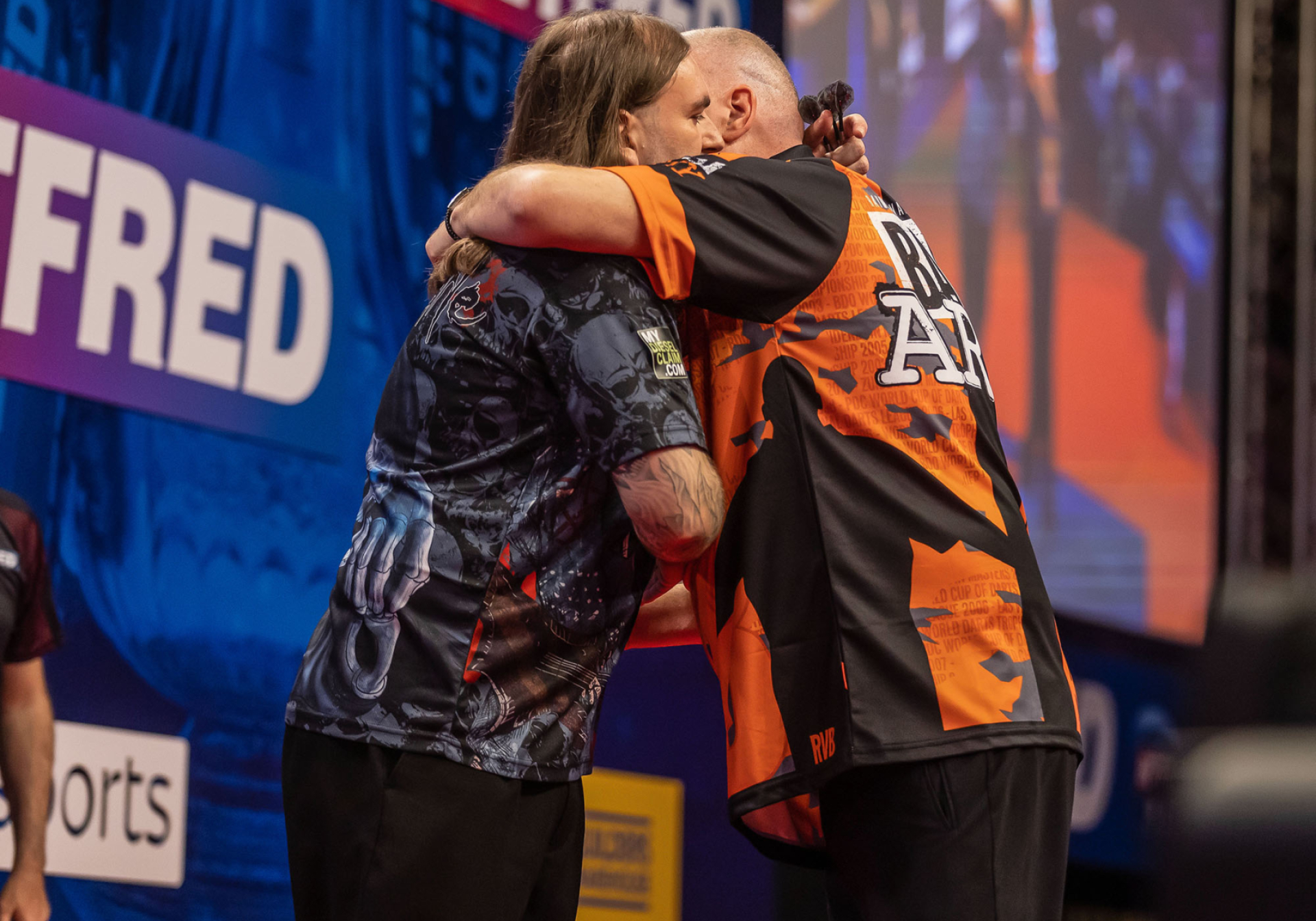 Searle & Van Barneveld (Taylor Lanning/PDC)