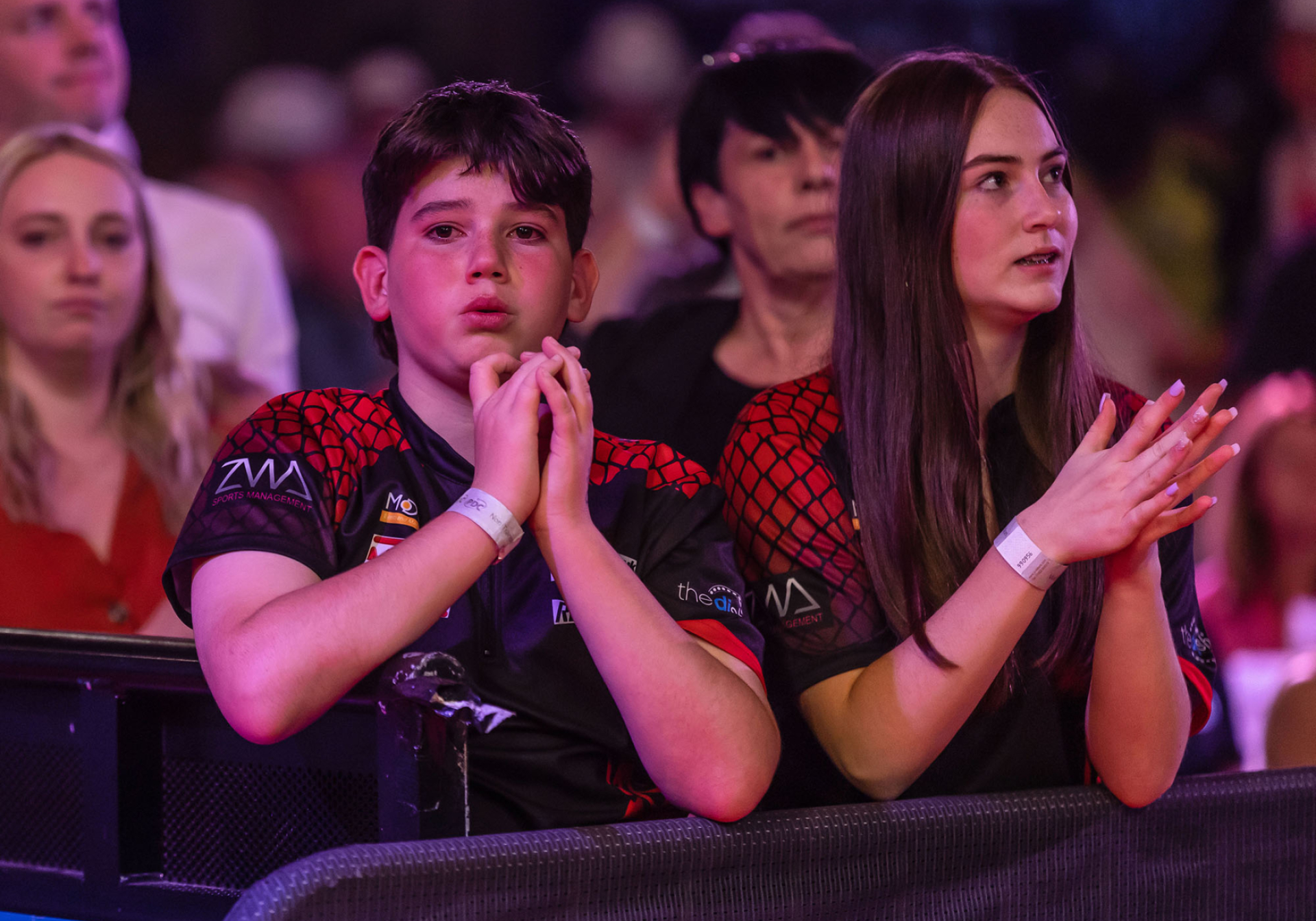 Jonny Clayton's family watch on (Taylor Lanning/PDC)