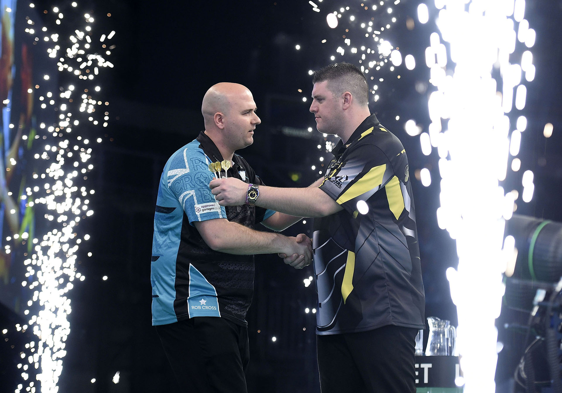 Rob Cross, Daryl Gurney (Michael Cooper, PDC)