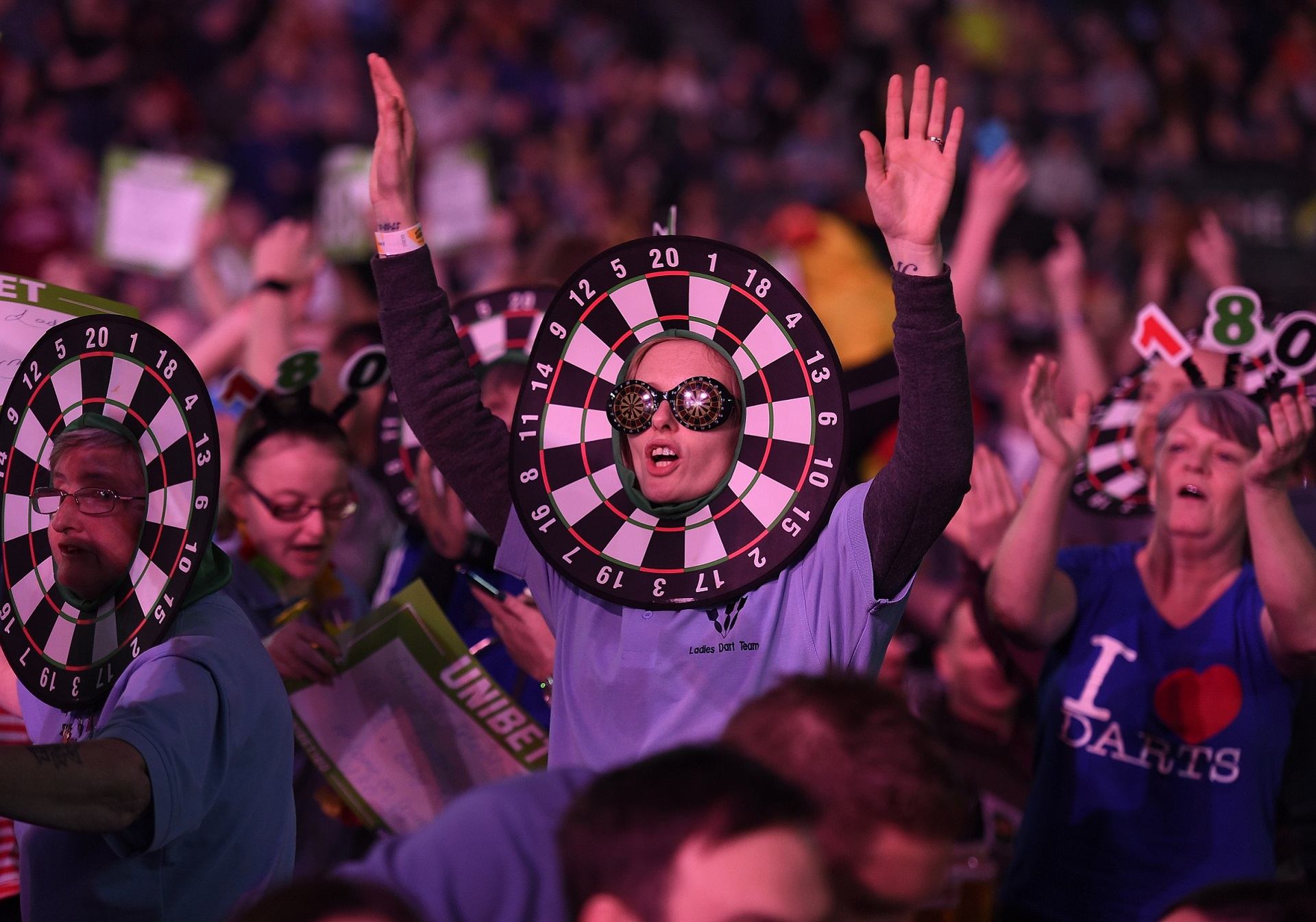 Fans at The SSE Arena (Michael Cooper, PDC)