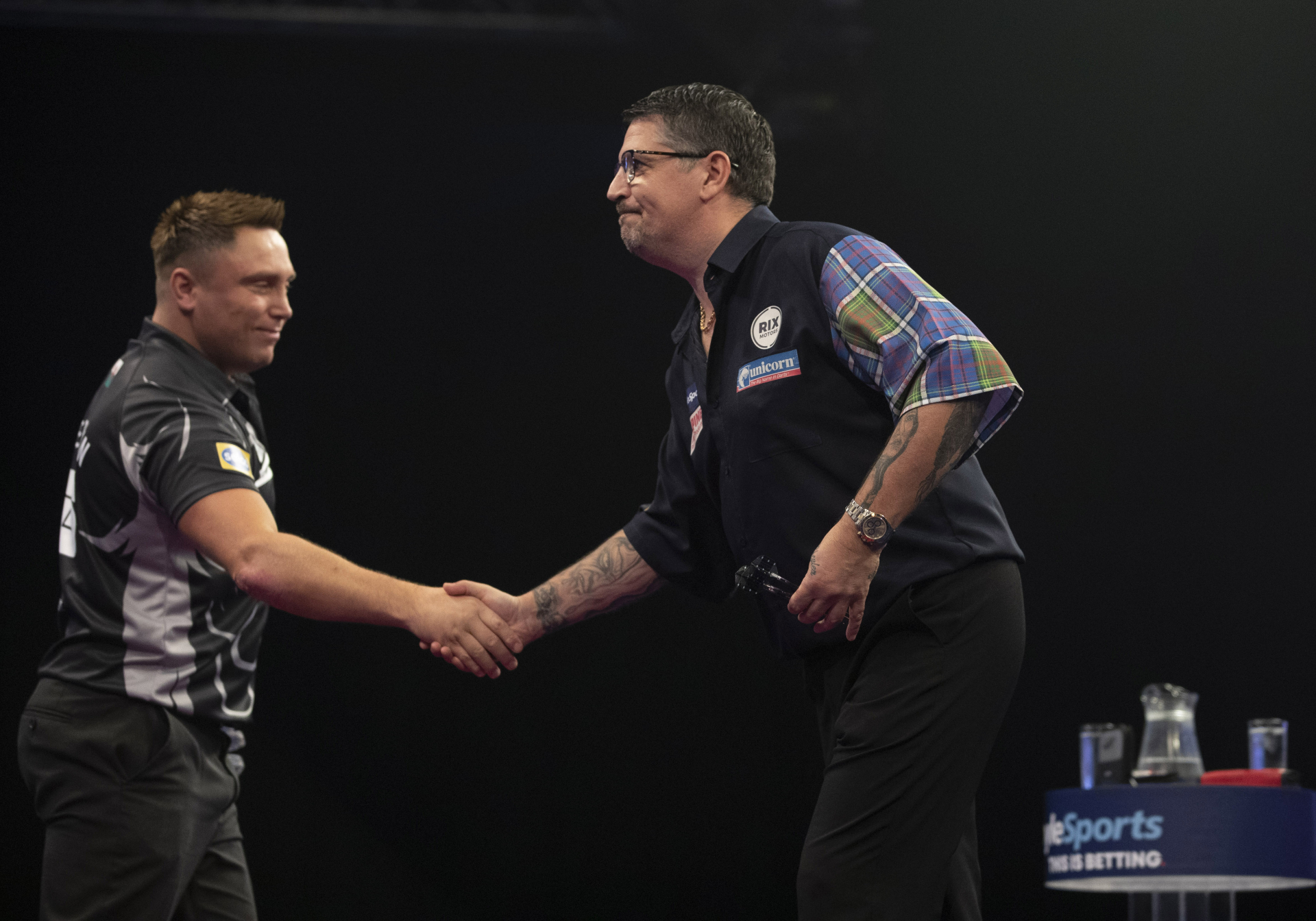 Gerwyn Price, Gary Anderson (Lawrence Lustig, PDC)