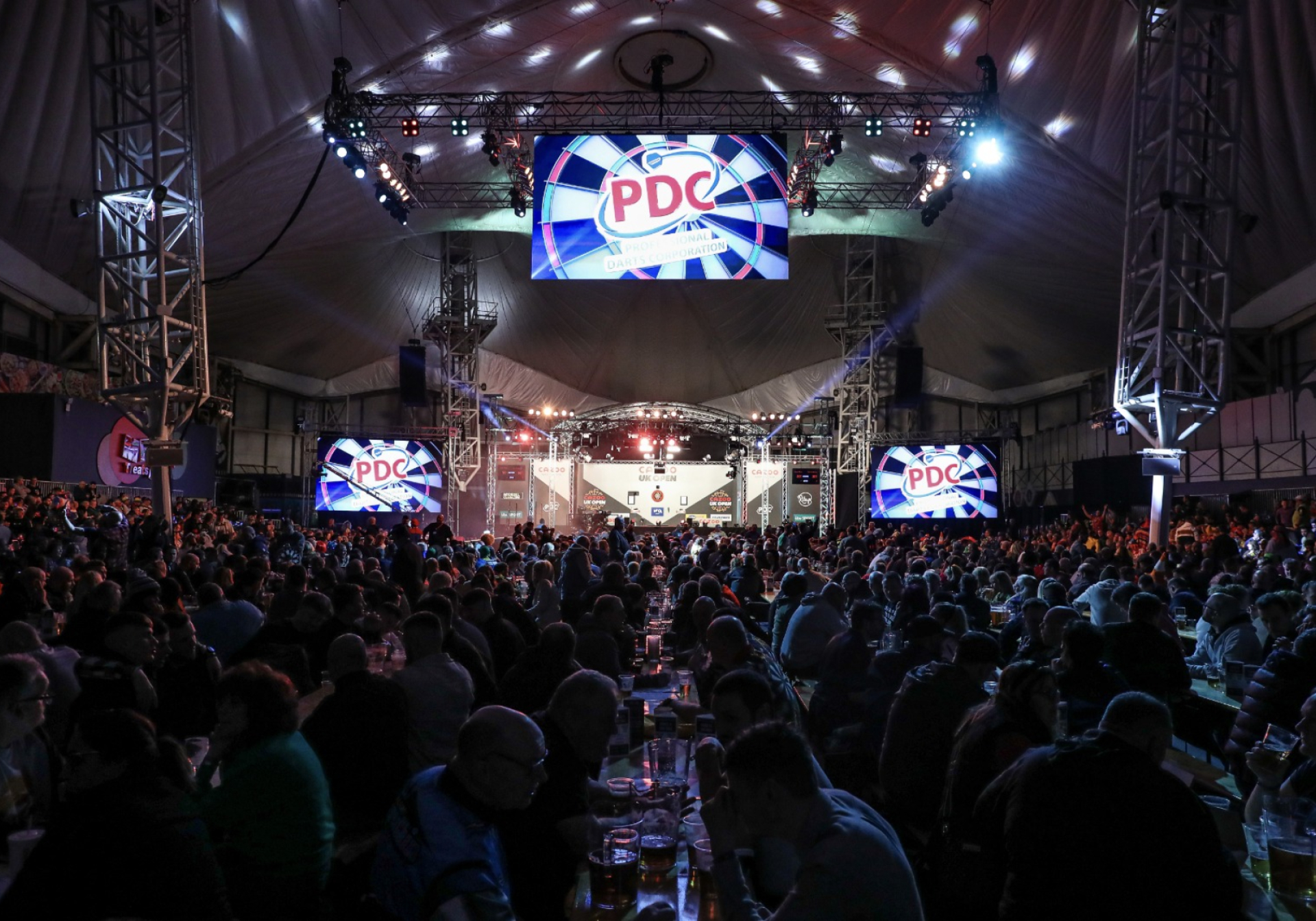 Cazoo UK Open stage (Kieran Cleeves/PDC)