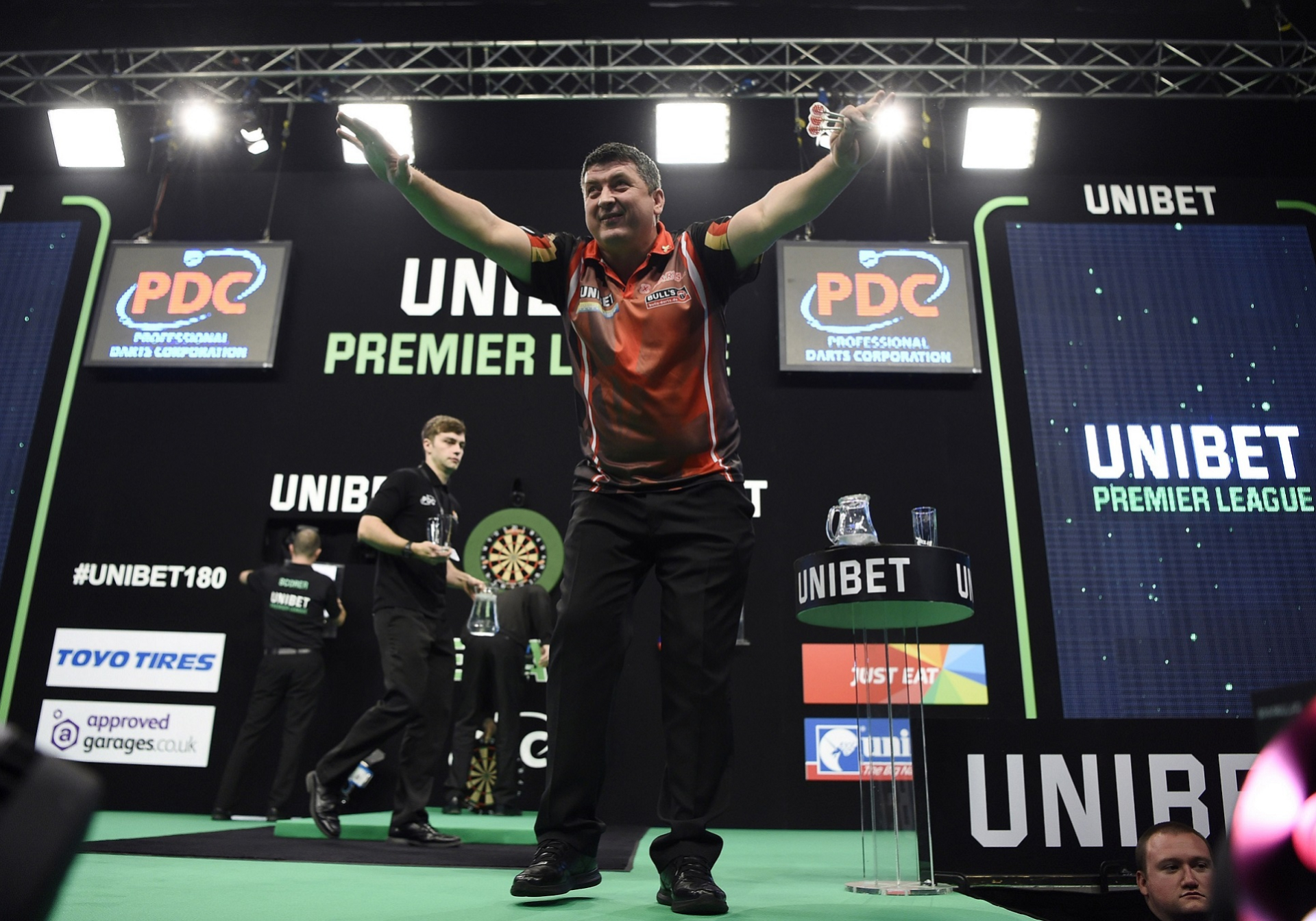 Mensur Suljovic (Michael Cooper, PDC)