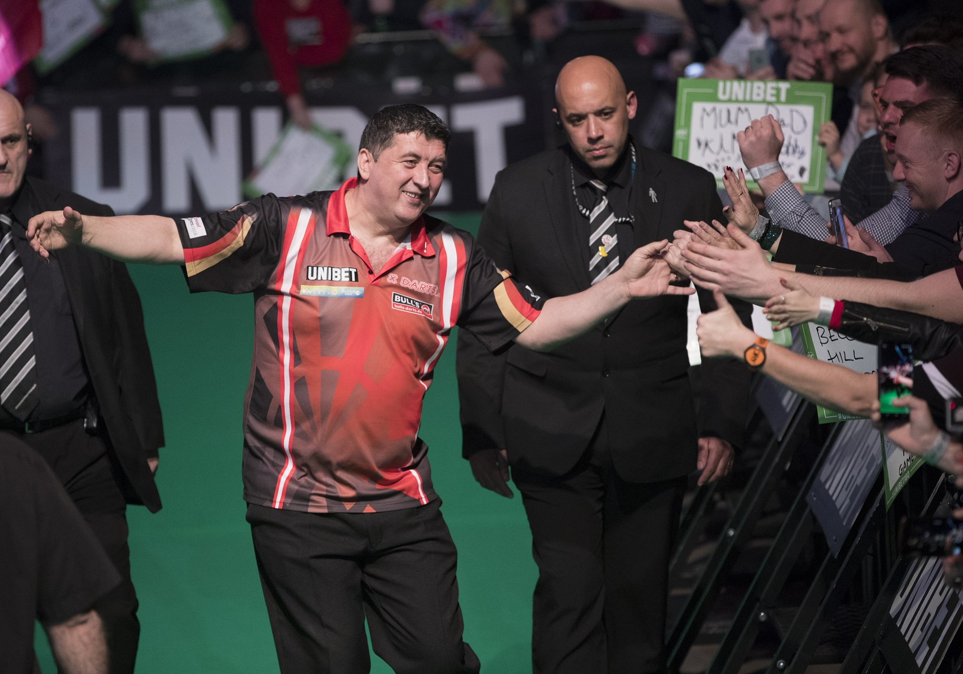 Mensur Suljovic (Lawrence Lustig, PDC)