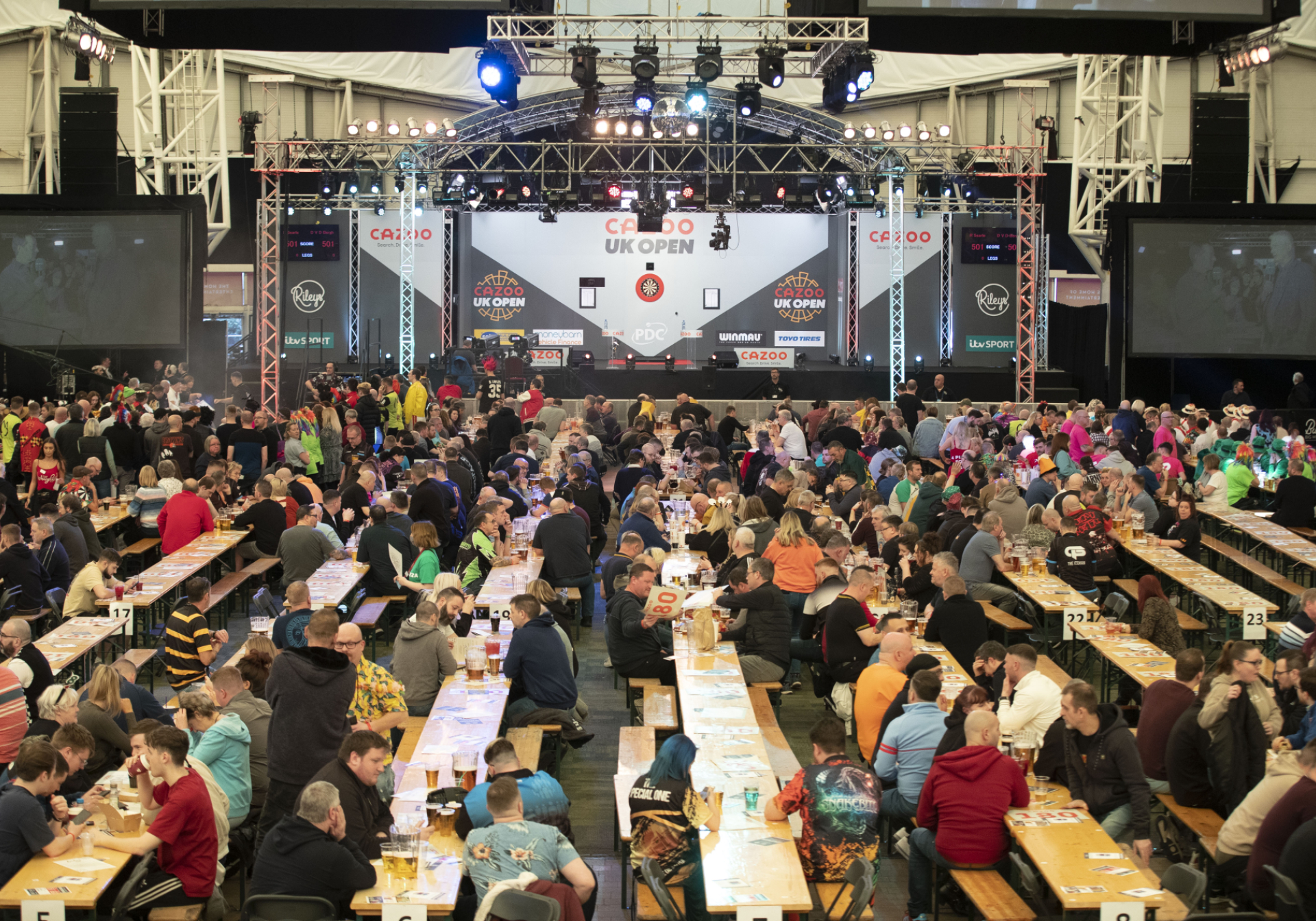 Main Stage crowd