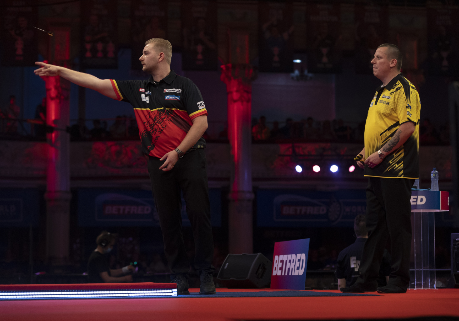 Dimitri Van den Bergh, Dave Chisnall