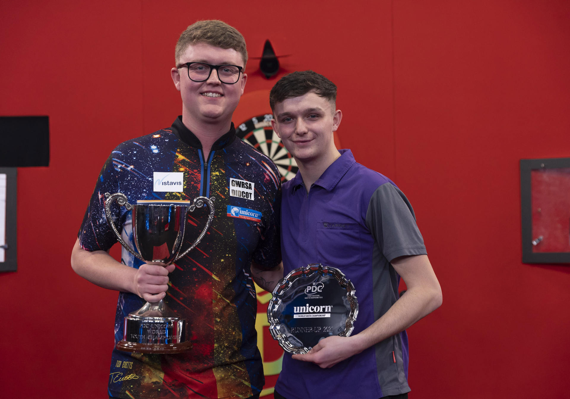 evetts crowned unicorn world youth champion pdc