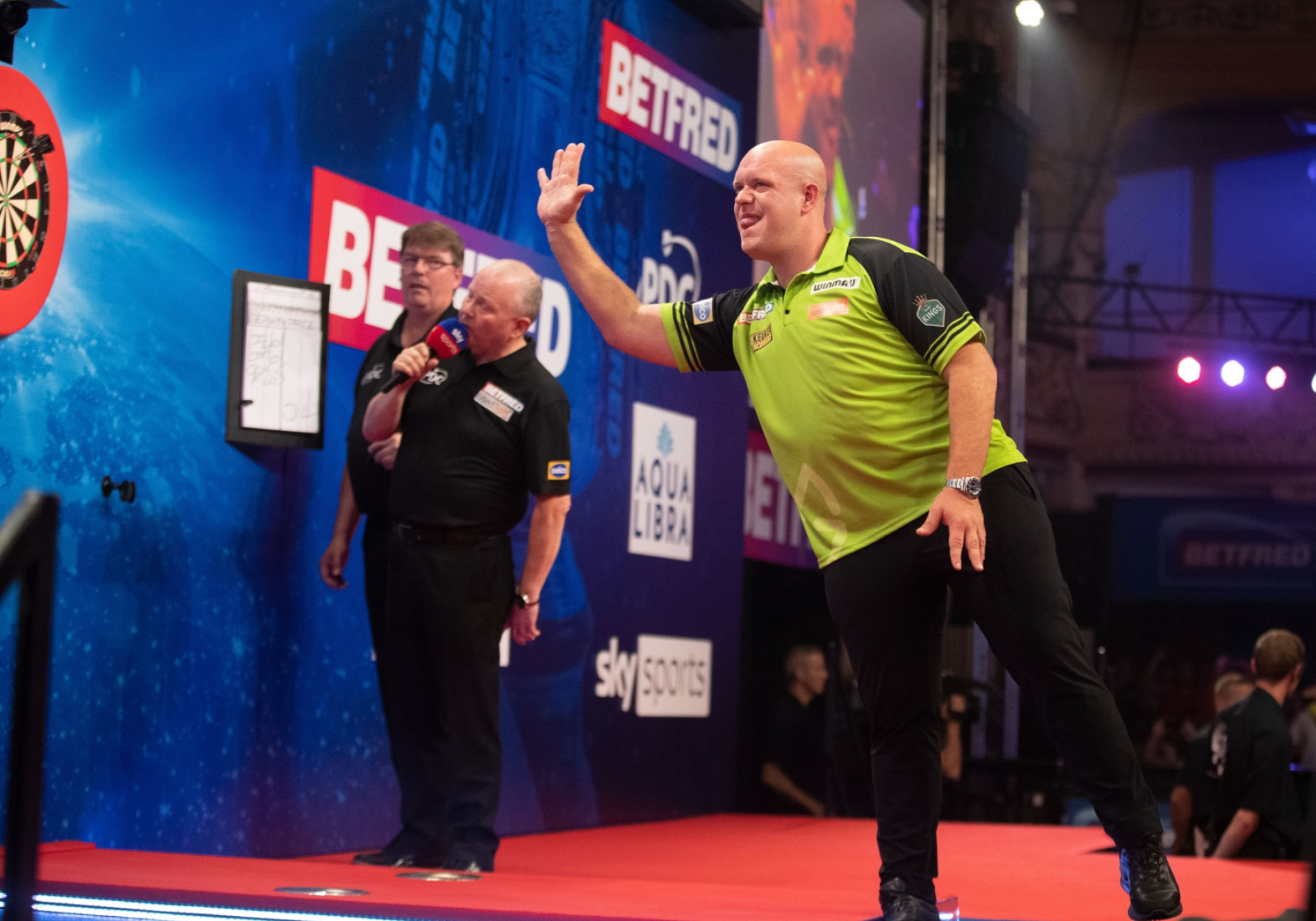 Michael van Gerwen vs Gerwyn Price (Taylor Lanning/PDC)