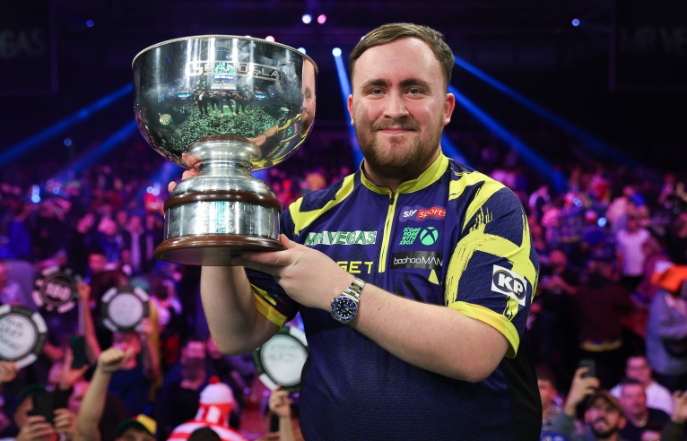 Luke Humphries (Kieran Cleeves)