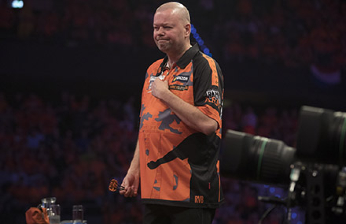 Raymond van Barneveld (Lawrence Lustig, PDC)