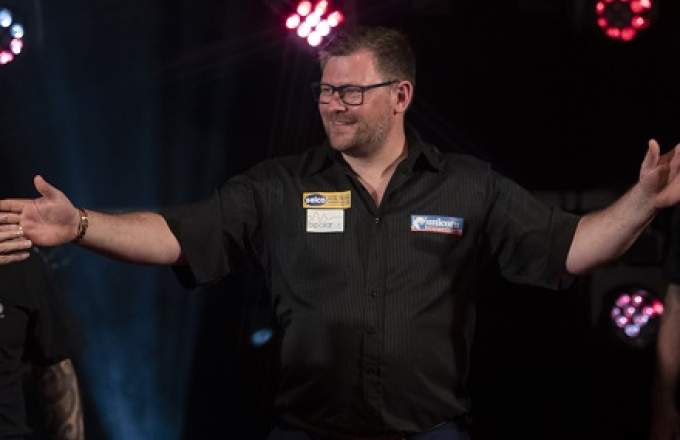 James Wade (Lawrence Lustig, PDC)