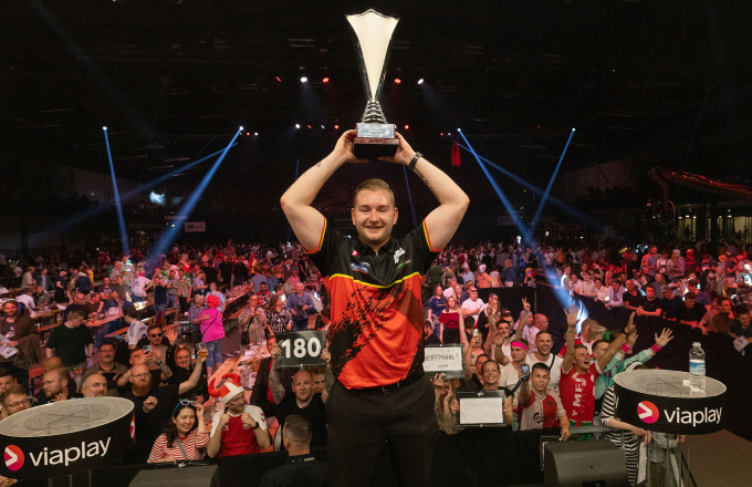 Dimitri Van den Bergh (Mikal Schlosser/PDC)
