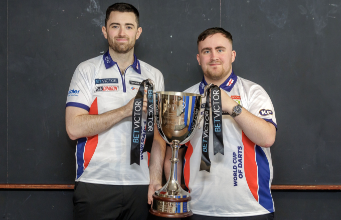 England's Luke Humphries & Luke Littler (Simon O'Connor, PDC)