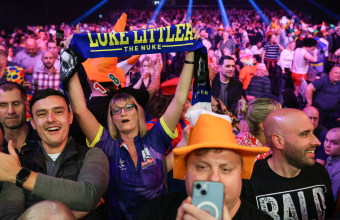 Grand Slam of Darts fans