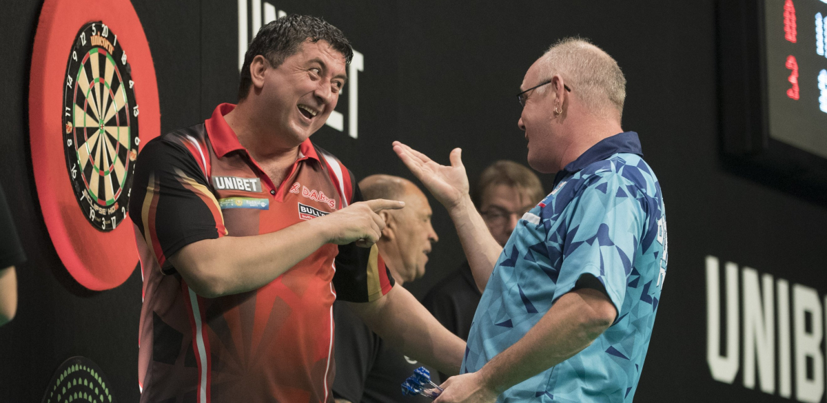 Mensur Suljovic, Ian White (Lawrence Lustig, PDC)