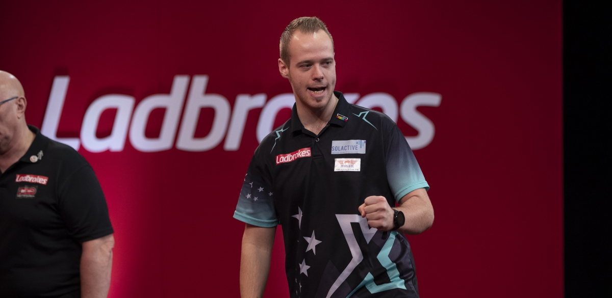 Max Hopp (Lawrence Lustig, PDC)