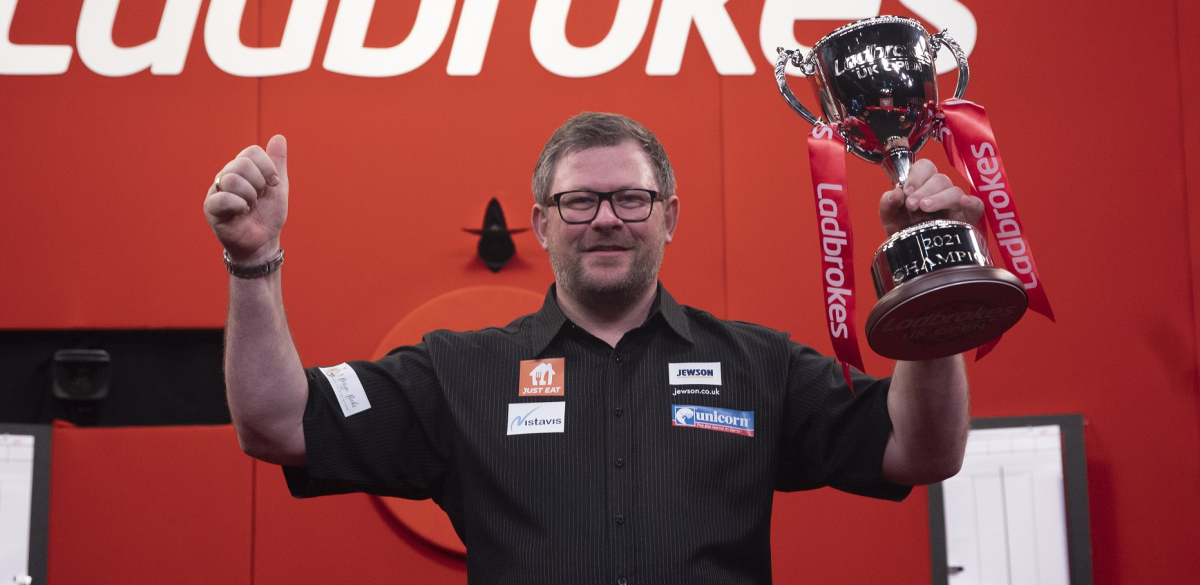 James Wade (Lawrence Lustig, PDC)