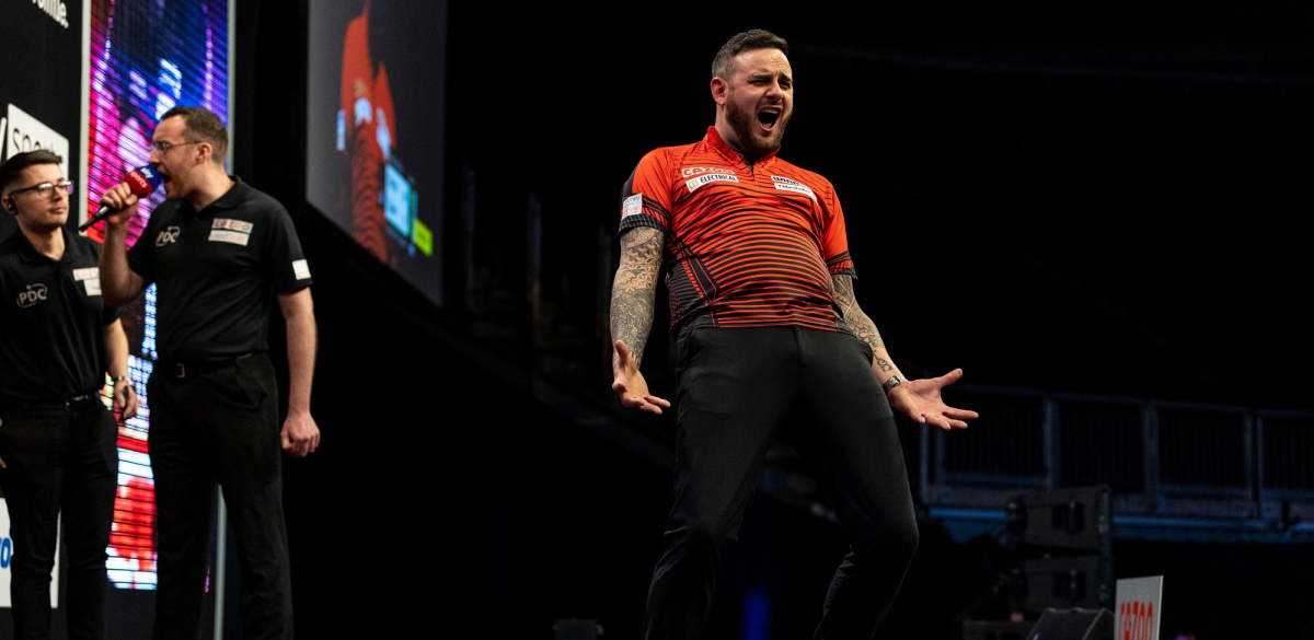 Joe Cullen celebrates after winning Night 15 at The O2