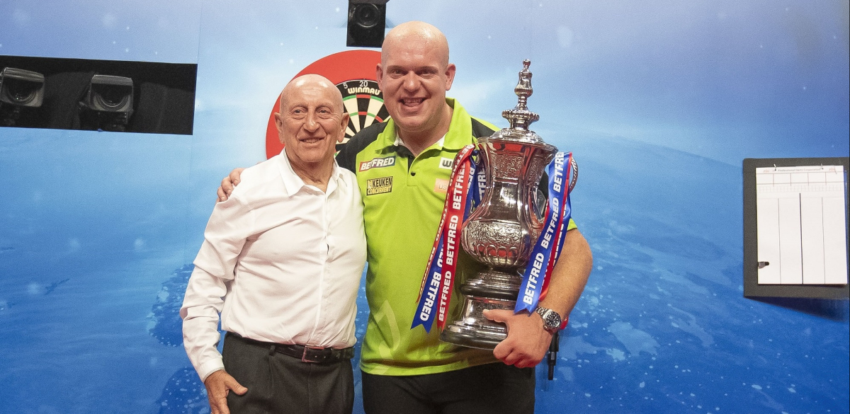 Michael van Gerwen & Betfred boss Fred Done (Taylor Lanning, PDC)