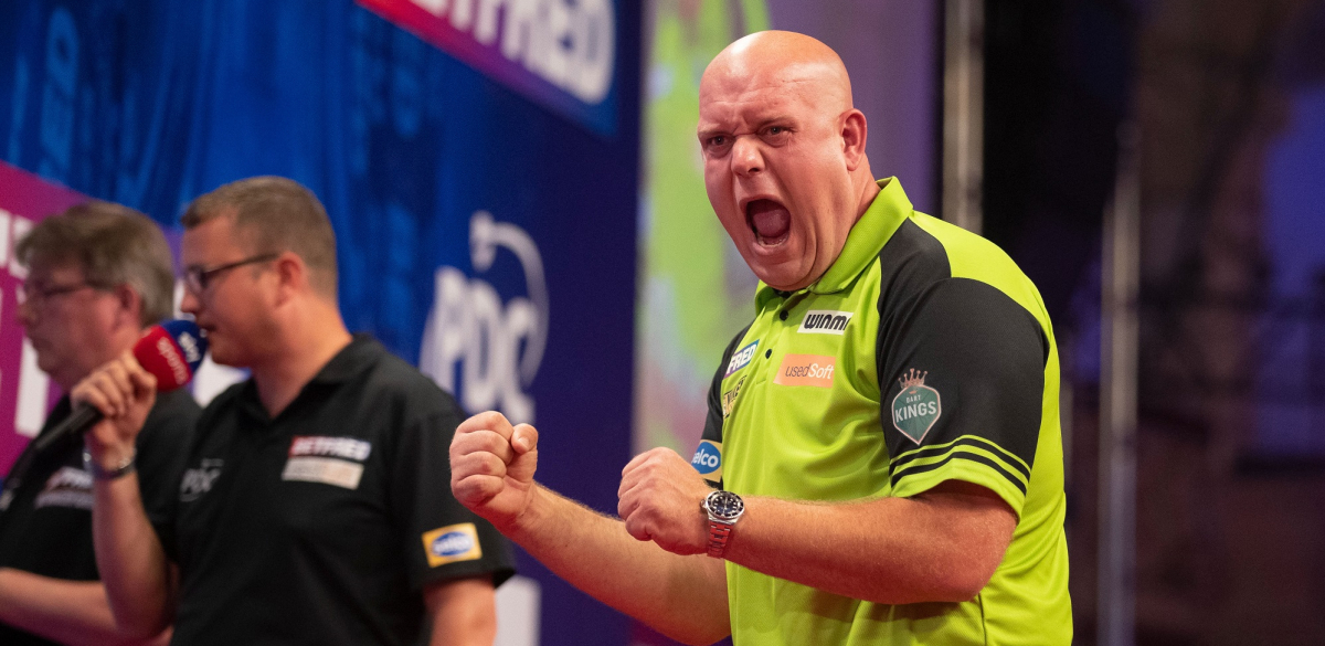 Van Gerwen celebrates at the Betfred World Matchplay (PDC)