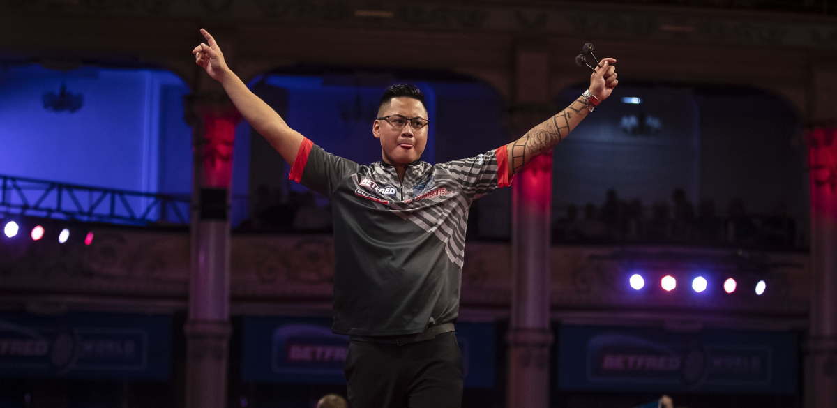 Rodriguez celebrates his victory over Clayton (Taylor Lanning/PDC)