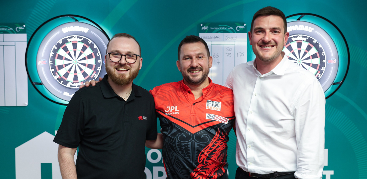 Jonny Clayton with Jack Sargeant & James Evans (Kieran Cleeves, PDC)