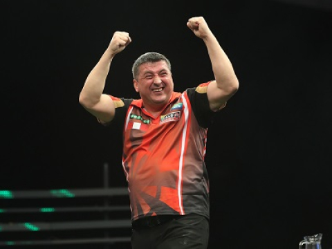 Mensur Suljovic - Unibet Champions League of Darts (Lawrence Lustig, PDC)