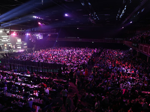 World Grand Prix crowd (Lawrence Lustig, PDC)