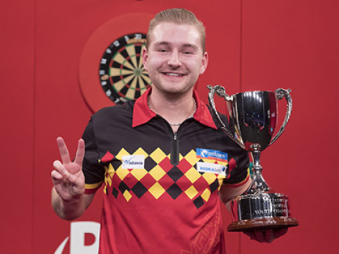 Dimitri van den Bergh (Lawrence Lustig, PDC)